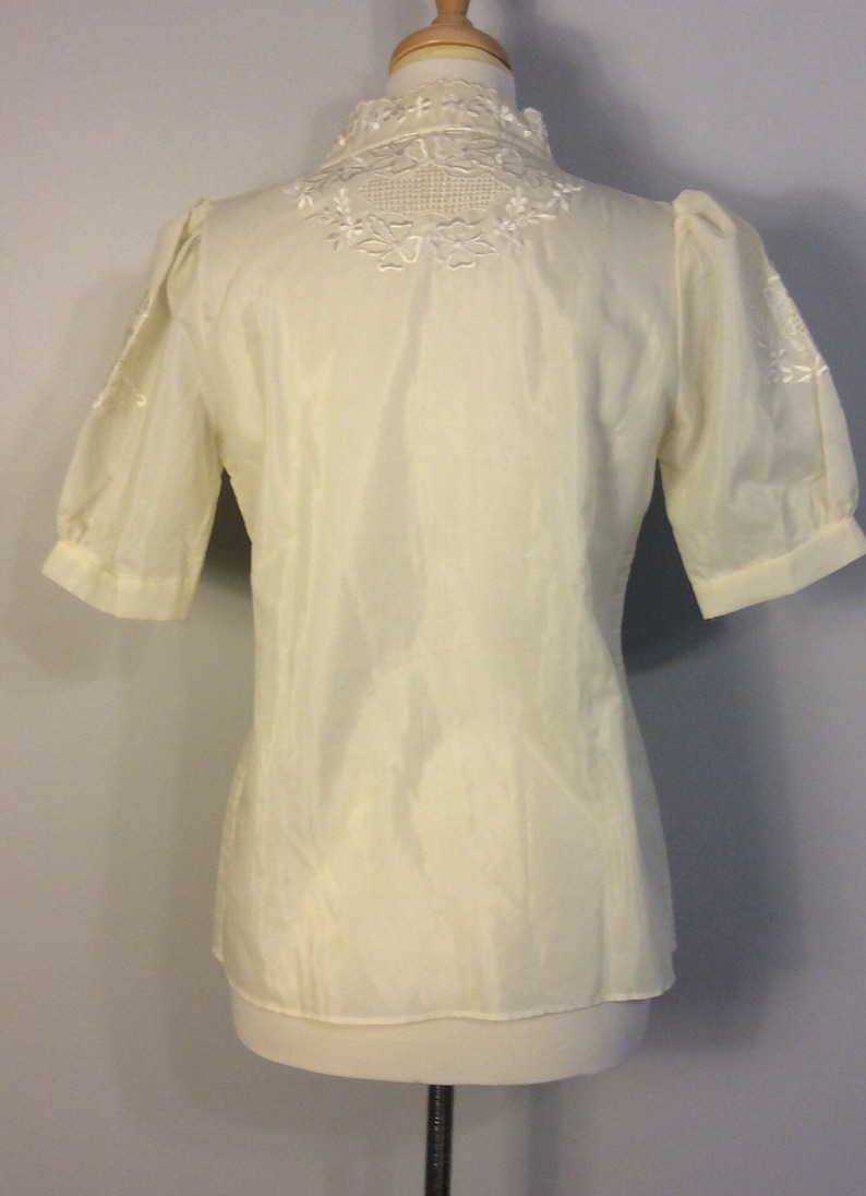 Vintage 50/'s Embroidered Blouse