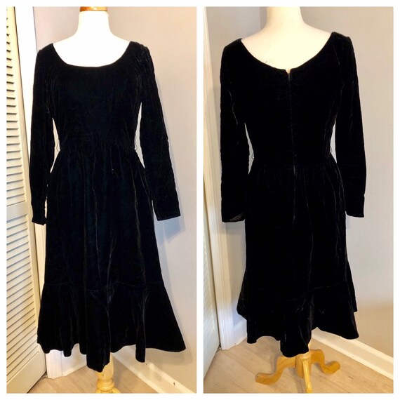 Vintage Black Velvet Mollie Parnis Dress Size 6