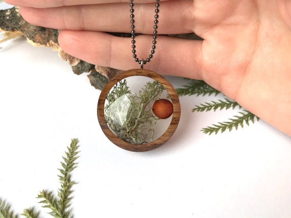 Green Moss Plant Double Sided Necklace Handcrafted Lichen Natural jewelry Nature Lovers Gift Resin Pendant Terrarium Plant Pendant