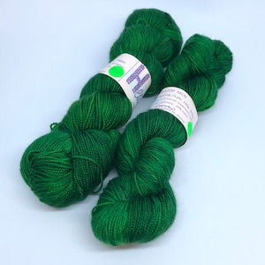 Hemlock Bluffs: Forest Green Hand-dyed Merino Wool Superwash 