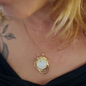 Handmade 14k Gold Moonstone Pendant Necklace – Sculpted Wire Jewelry