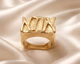 Textured Gold Mom Ring Hebrew אמא, Solid 14K Statement Jewelry ,Luxury Mother Gift