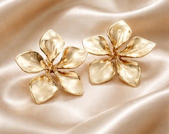 Handmade Gold Flower Stud Earrings, Botanical Jewelry ,Nature Inspired Jewelry