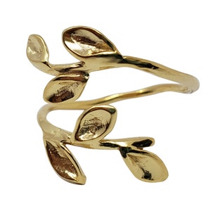 Sculpted 14K Gold Olive Leaf Ring: Minimalist Nature Jewelry