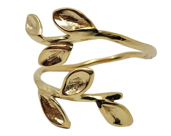 Sculpted 14K Gold Olive Leaf Ring: Minimalist Nature Jewelry
