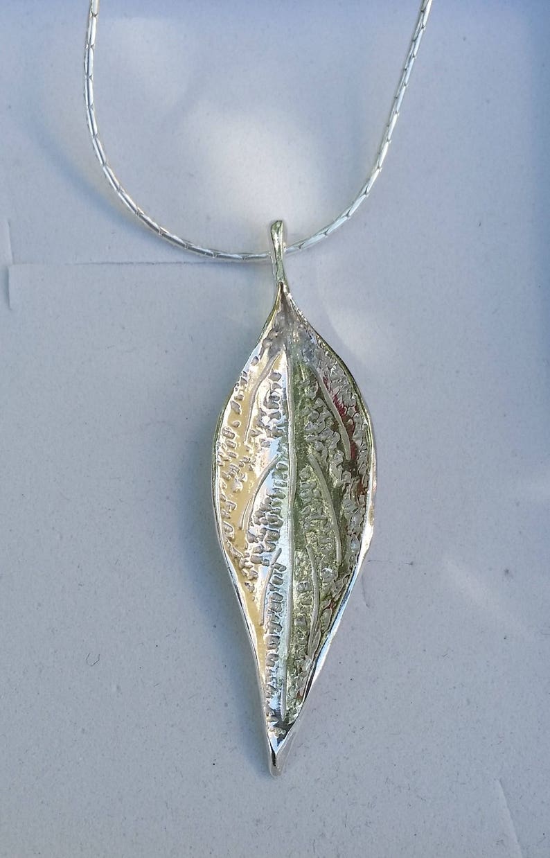 Olive leaf pendant Outlet
