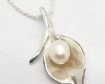 Calla lily Pendant ,Silver Calla Lily Pendant ,Solid Silver Pendant ,Pearl Calla Lily Necklace ,Leaf Silver Pendant ,Calla Lily Necklace