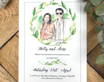 Op de afbeelding: Een huwelijksuitnodiging met een aquarel-illustratie van een stel in een groene krans van bladeren. De tekst luidt: "Holly en Ross verzoeken u vriendelijk om hun huwelijk bij te wonen. Zaterdag 21 april om 15:00 uur, High House Weddings, Althorne, CM3 6EW, gevolgd door een receptie. Graag uw aanwezigheid bevestigen voor 17 januari 2018."