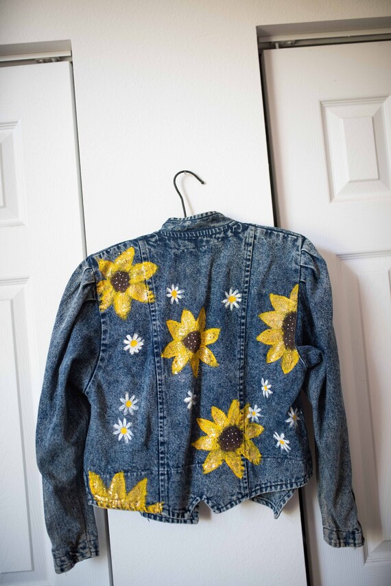 LV 🔥 Spray painted denim jacket ！ : r/Pandabuy