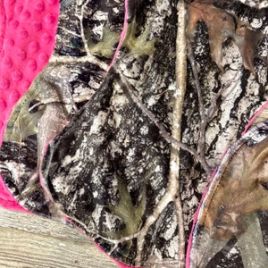 Camo Real Tree Baby Bib & Three 3 Burp cloth Set Camouflage Print contoured burpcloth pink back minky image 6