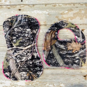 Camo Real Tree Baby Bib & Three 3 Burp cloth Set Camouflage Print contoured burpcloth pink back minky image 5