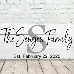 Custom Wood Sign - Family Name Sign - Wedding Gift - Bridal Shower Gift - Housewarming Gift - Home Decor - Gift for Her - Anniversary Gift