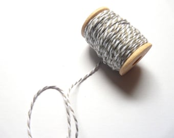 15 m cotton cord Bakers Twine light gray wooden spool