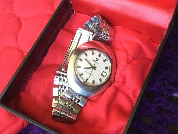 Vintage NIVADA ULTRAMATIC WATCH View 3