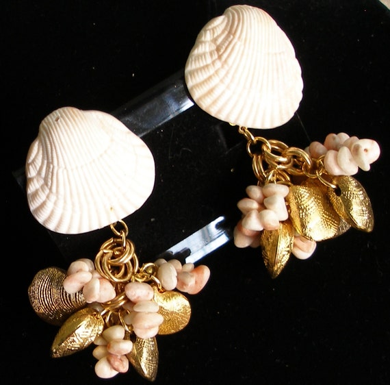 Exquisite GOLDEN SHELL RUNWAY Bracelet and Earrin… - image 2