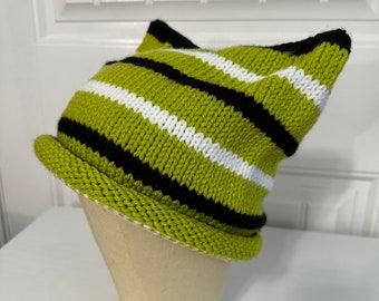 Neo(w) Got My Back Knitted Cat Beanie | Knitwear Cat Hat | Knit Crochet Dupe