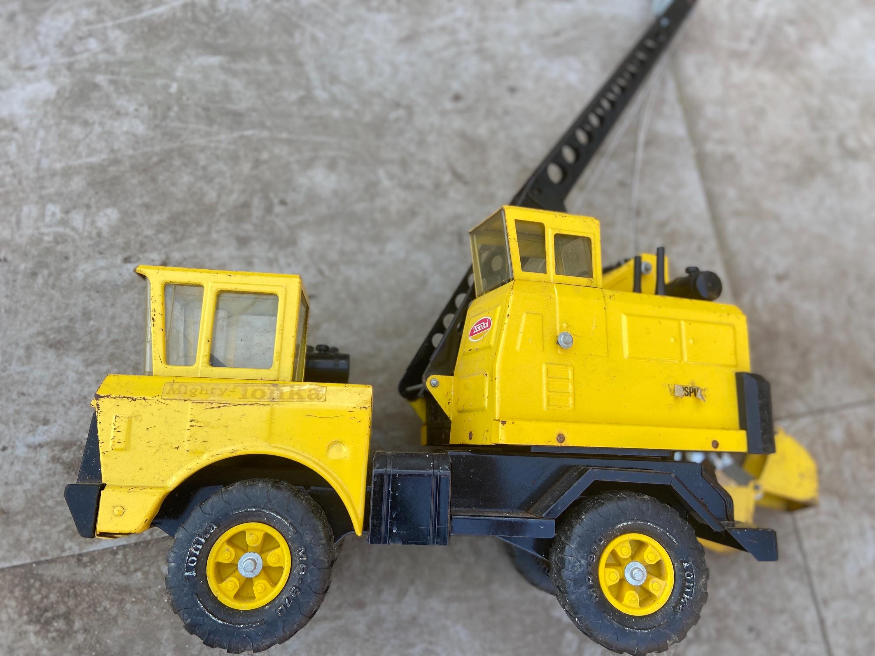 Vintage Tonka Mighty Crane – Pressed Steel Toy, Original Yellow