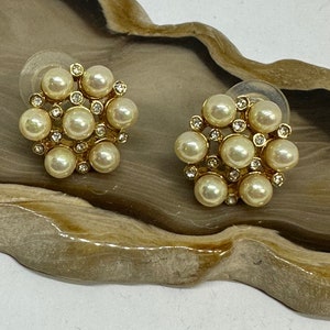 Vintage Mother-of-Pearl and Seed Rhinestone Stud Earrings | Retro Jewelry