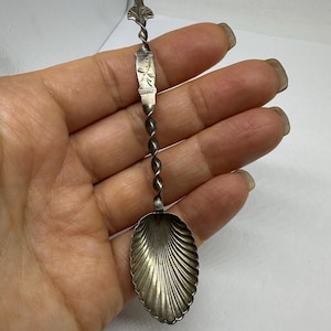 Antique Sterling Silver Twisted Handle Shell Bowl Spoon | Collectible
