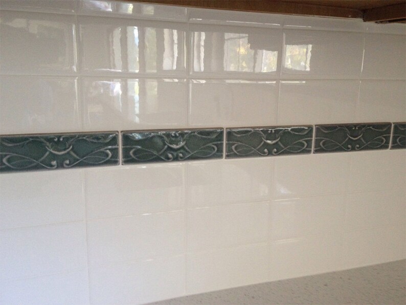 Green Le Glaze Border Tile Art Nouveau Image 0
