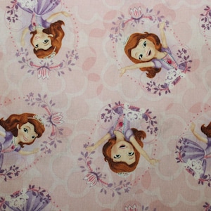 Fitted Pack n Play Sheet - Princess - Standard size sheet