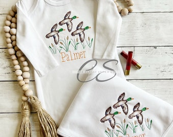 Duck Hunting Baby Gift, Baby Boy Hunting Outfit, Baby Girl Hunting Outfit, Personalized Baby Shower Gift, Going Home Outfit, Embroidered