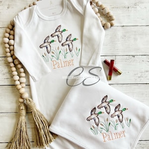 Duck Hunting Baby Gift, Baby Boy Hunting Outfit, Baby Girl Hunting Outfit, Personalized Baby Shower Gift, Going Home Outfit, Embroidered