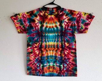 ¡Camisa mediana con efecto tie-dye!