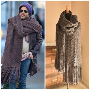 CHOOSE YOUR COLOR. Maxi scarf inspired by Lenny Kravitz, extra large knitted scarf with fringes, giant scarf in wool and alpaca, no acrylic