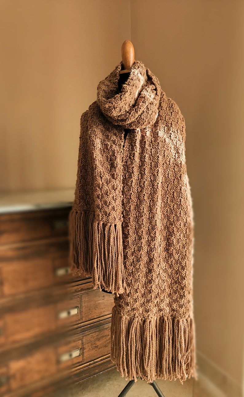 READY TO SHIP. Maxi scarf inspired by Lenny Kravitz, extra large knitted scarf with fringes, giant scarf in wool and alpaca. image 5