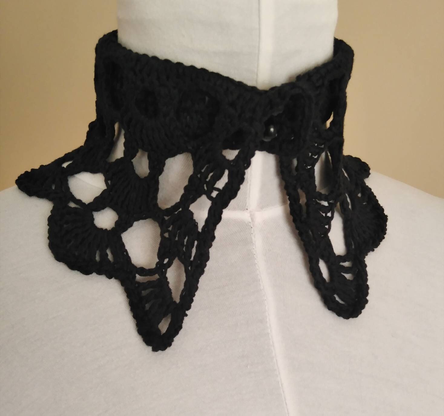 Collar and Cuffs Inspired by the 