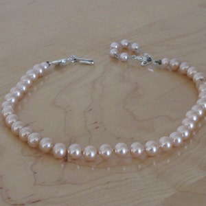 Vintage Elegant Short Strand of Pearls Necklace Choker - approx 15 inches long