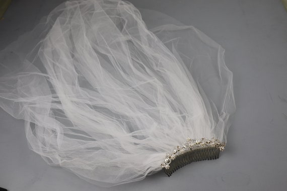 Vintage Wedding Veil with Silver Comb - image 2