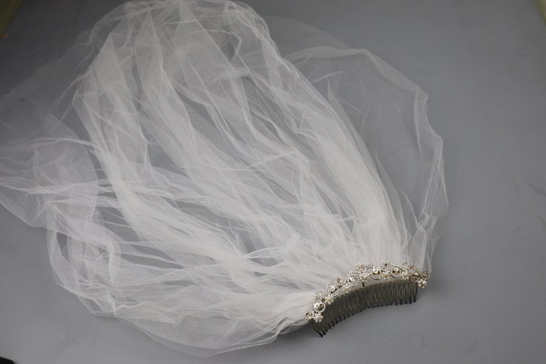 Vintage Wedding Veil with Silver Comb image 2