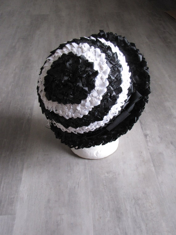 Vintage Black & White Summer Straw Hat - image 2