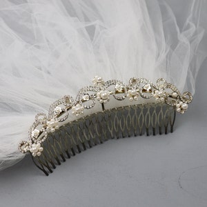 Vintage Wedding Veil with Silver Comb image 3