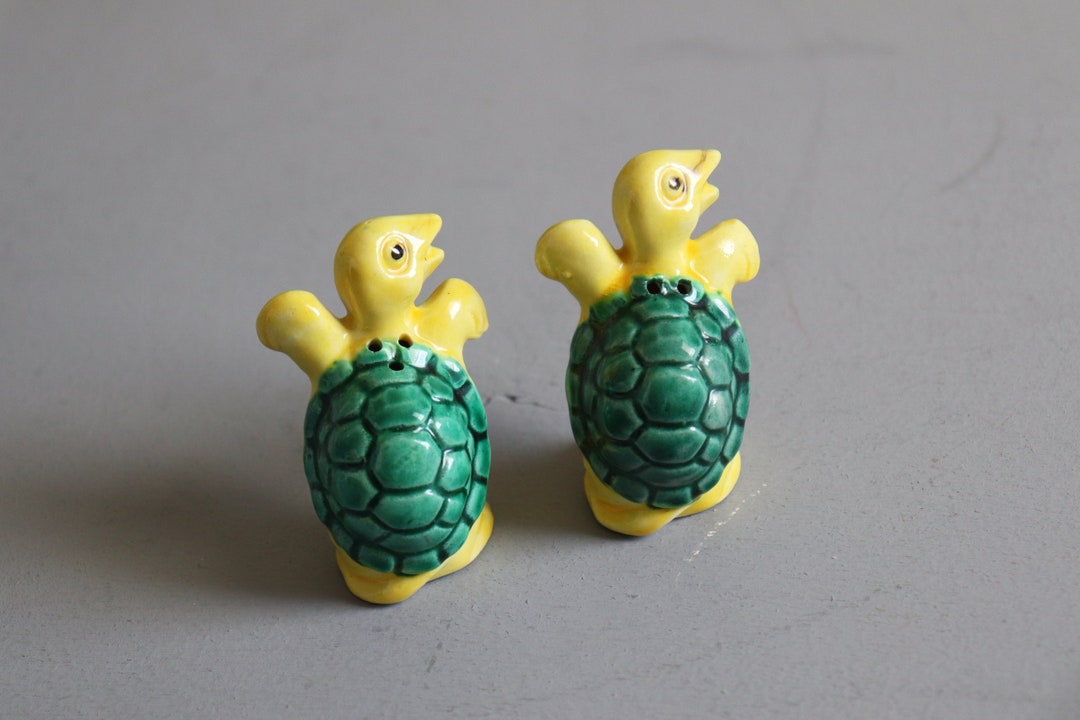 Vintage Turtle Salt and Pepper Shakers Made of Ceramic Green and Yellow