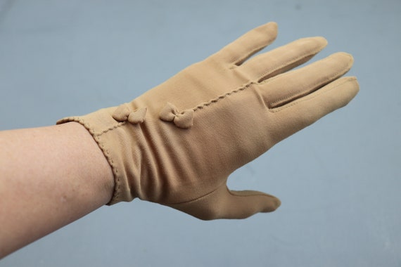 Vintage Women's Brown Short Cloth Gloves - image 1