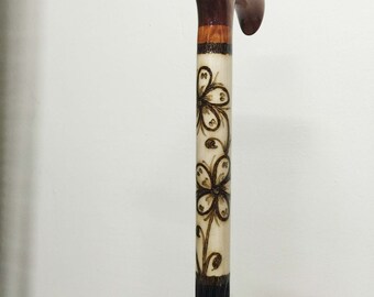 Bastón de madera con patrón floral hecho a mano / Arte de bastón bordado / Bastón hecho a mano premium para hombres / Bastón de madera personalizable