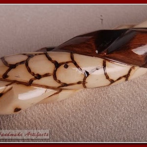 Handmade Natural Wood Walking Stick - Unique Rustic Carved Cane - Premium Spiral Walking Stick - Handcrafted Elderly Walking Cane