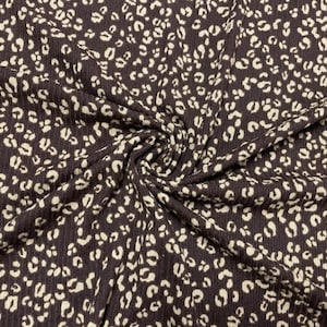 4x2 Leopardprickigt djurmönster DBP ribbstickat tyg #498 Dubbelborstad poly-spandex stretch 190 gsm klädtyg 58"-60" brett som metervara
