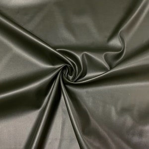 Olive Matte Pleather # 9 Kunstleder Stretch Vinyl PU Polyester Spandex 180 G/M Bekleidung Handwerk Stoff 138 cm breit Schüttgut