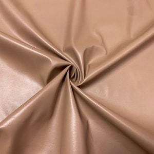 Taupe Matte Pleather # 8 Kunstleder Stretch Vinyl PU Polyester Spandex 180 G/M Bekleidung Handwerk Stoff 138 cm breit Schüttgut