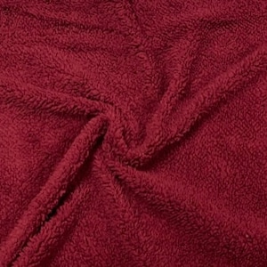 Fausse fourrure sherpa canneberge n° 41 100 % polyester poil moyen Tissu extensible très doux Très doux 58 à 60 po. de large par mètre