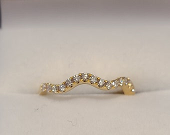 SALE!  Was 1500, now 795!  18kt yellow gold wave band with diamonds 0.275cttw size 4.25