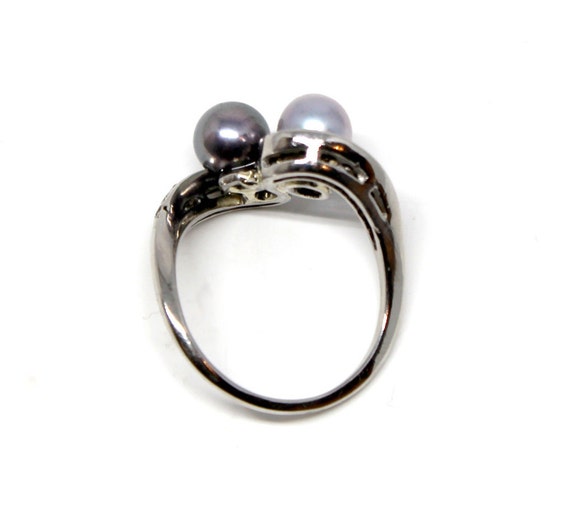 Vintage two color Pearl Ring with twist design Ri… - image 3