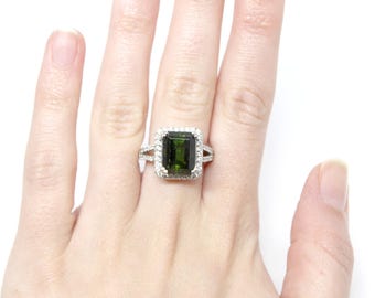 14k Green Tourmaline and Diamond Halo Ring, Tourmaline 4.50ct,  Diamond 0.70 ctw