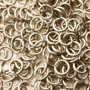100 18ga matte champagne jump rings, anodized aluminum, 6.2mm OD, 4.2mm (5/33&quot;) ID, matte beige aluminum rings, (#06-2001Bb)