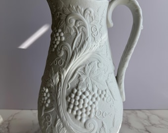 Portmeiron Porcelain England Grapevine Large Pitcher British Heritage Collection vintage