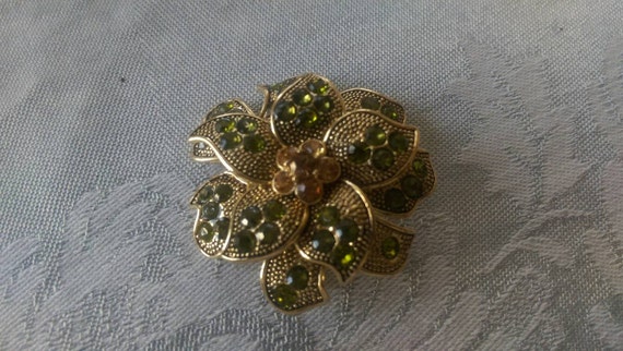 Vintage  Flower brooch green and Amber rhinestones - image 2